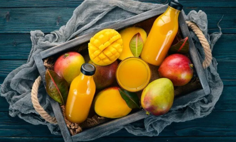Fruit vs Fruit Juice: डॉक्टर से जानिए शरीर के लिए फल या जूस में क्या सबसे अच्छा है।