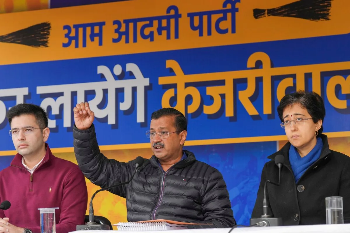 Delhi AAP News: दिल्ली में विधानसभा चुनाव के बीच आप और भाजपा के बीच आरोप-प्रत्यारोप तेज 