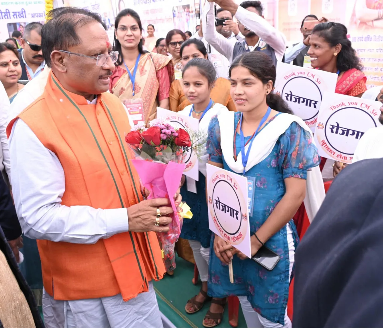 CM Vishnu Deo Sai: जिला प्रशासन के विशेष अभियान से 50 अनुकंपा नियुक्ति एवं 206 आंगनबाड़ी कार्यकर्ता- सहायिकाओं की हुई है भर्ती