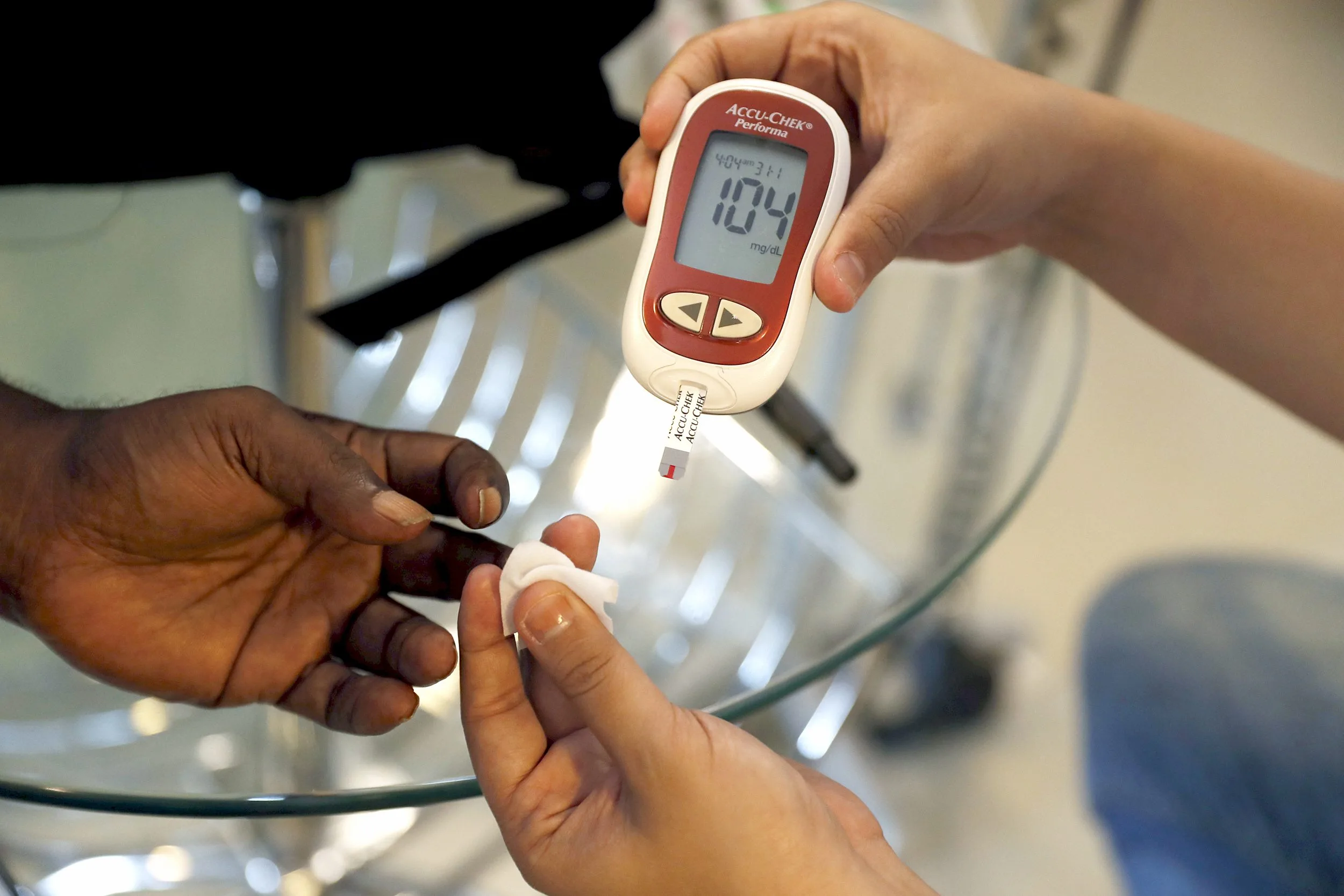 Diabetes Symptoms: सावधान रहो! इन जगहों पर दर्द शरीर में हो रहा है तो डायबिटीज का संकेत हो सकता है