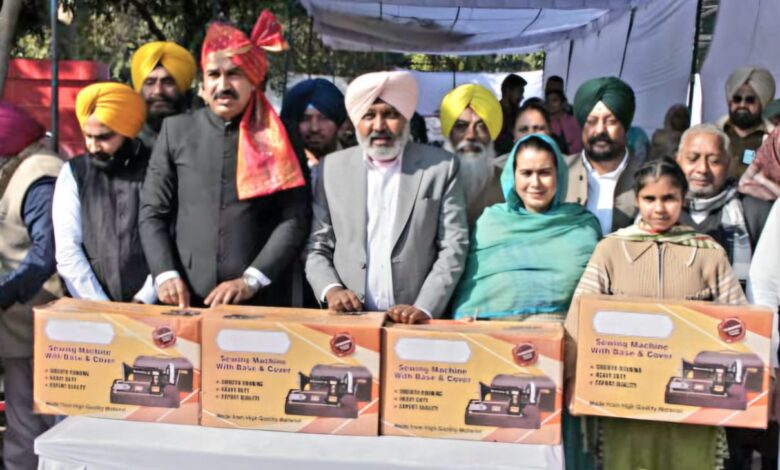 गणतंत्र दिवस की 76वां दिवस, वित्त मंत्री Harpal Singh Cheema ने संगरूर में राष्ट्रीय झंडा फहराया