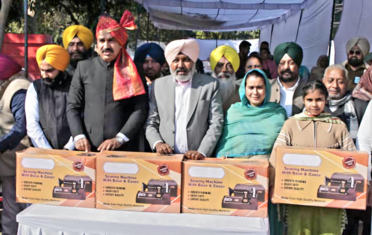 गणतंत्र दिवस की 76वां दिवस, वित्त मंत्री Harpal Singh Cheema ने संगरूर में राष्ट्रीय झंडा फहराया 12 गणतंत्र दिवस की 76वां दिवस, वित्त मंत्री Harpal Singh Cheema ने संगरूर में राष्ट्रीय झंडा फहराया