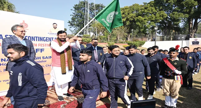 CM Nayab Saini ने प्रतिभागियों के समूह को चंडीगढ़ से किया रवाना