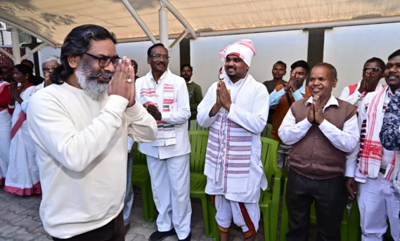 CM Hemant Soren से राजी पड़हा सरना प्रार्थना सभा और केंद्रीय सरना समिति के प्रतिनिधिमंडल ने मुलाकात की