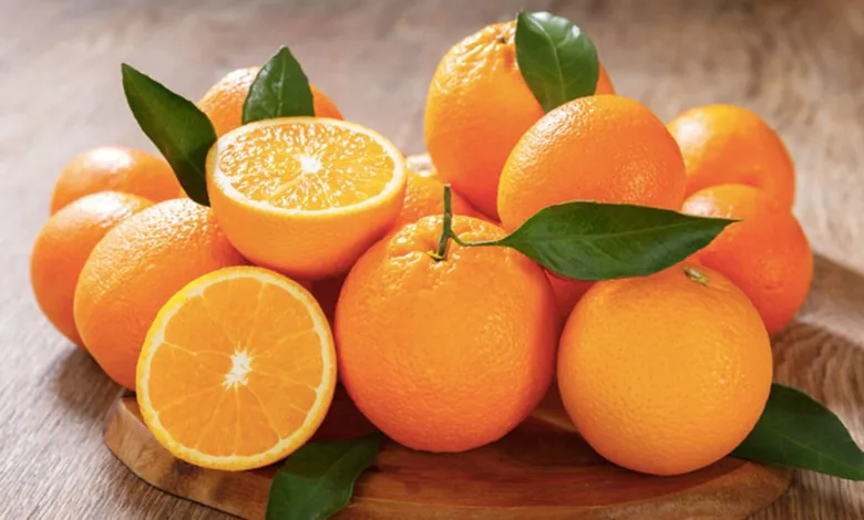 Orange Health Benefits: संतरे का स्वाद ठंडा है या गर्म, जानें कब और किस स्थिति में नहीं खाना चाहिए?