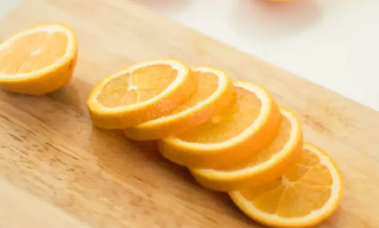 Orange Health Benefits: संतरे का स्वाद ठंडा है या गर्म, जानें कब और किस स्थिति में नहीं खाना चाहिए?
