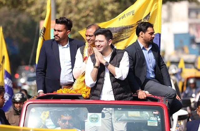 Raghav Chadha Rohini Road Show: "आपके सपनों की जीत होगी", राघव चड्ढा ने रोहिणी में आप उम्मीदवार प्रदीप मित्तल के समर्थन में रोड शो किया