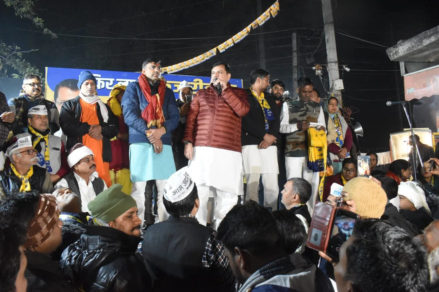 Sanjay Singh ने AAP प्रत्याशियों के लिए प्रचार किया,  कहा- "हमें पांच साल तक दिल्ली की सेवा करनी है।"