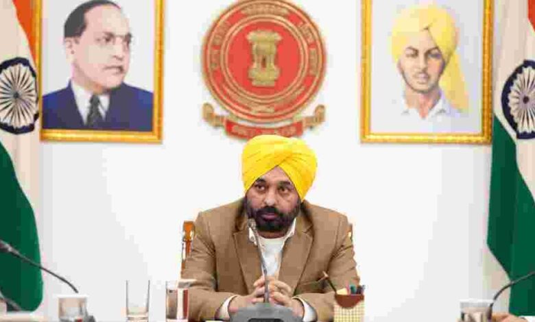 CM Bhagwant Mann ने सुखबीर और जाखड़ पर आरोप लगाया, वे खाद्यान्न उत्पादकों की आर्थिक स्थिति खराब होने के बावजूद दावतों का आनंद ले रहे हैं 1 CM Bhagwant Mann ने सुखबीर और जाखड़ पर आरोप लगाया, वे खाद्यान्न उत्पादकों की आर्थिक स्थिति खराब होने के बावजूद दावतों का आनंद ले रहे हैं