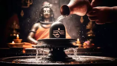 Mahashivratri 2025: शिवलिंग पर जलाभिषेक कैसे करना चाहिए? सही पूजा विधि सही 