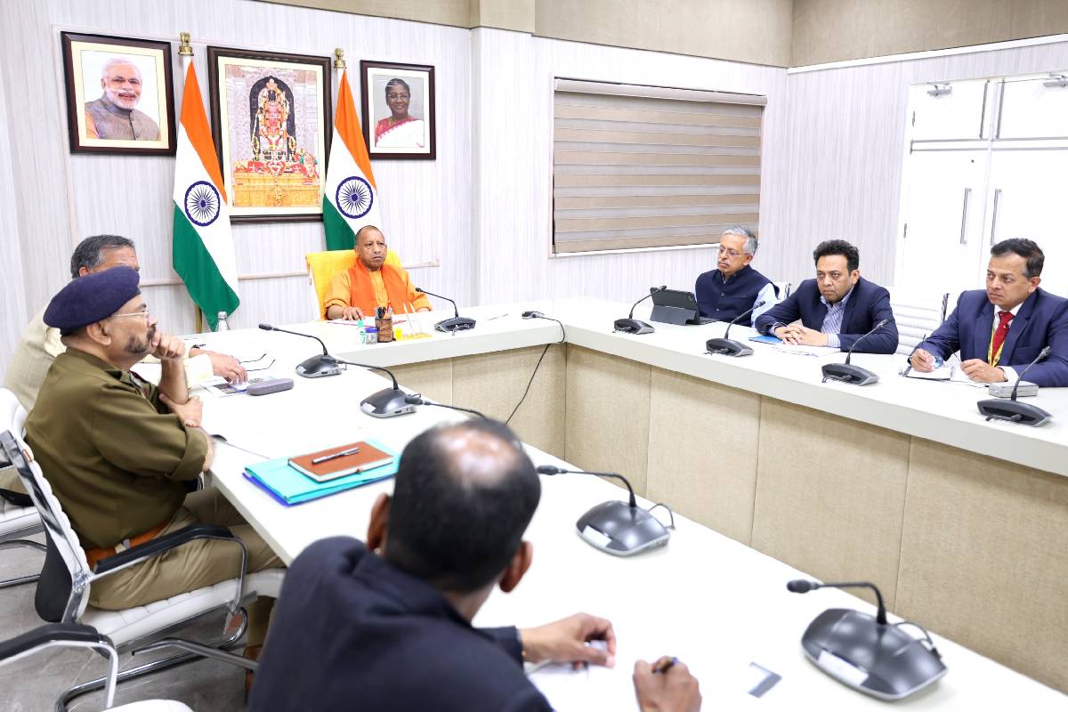 CM Yogi ने प्रयागराज महाकुंभ ट्रैफिक जाम पर सख्त टिप्पणी की, कहा-क्राउड मैनेजमेंट प्लान को लागू करें
