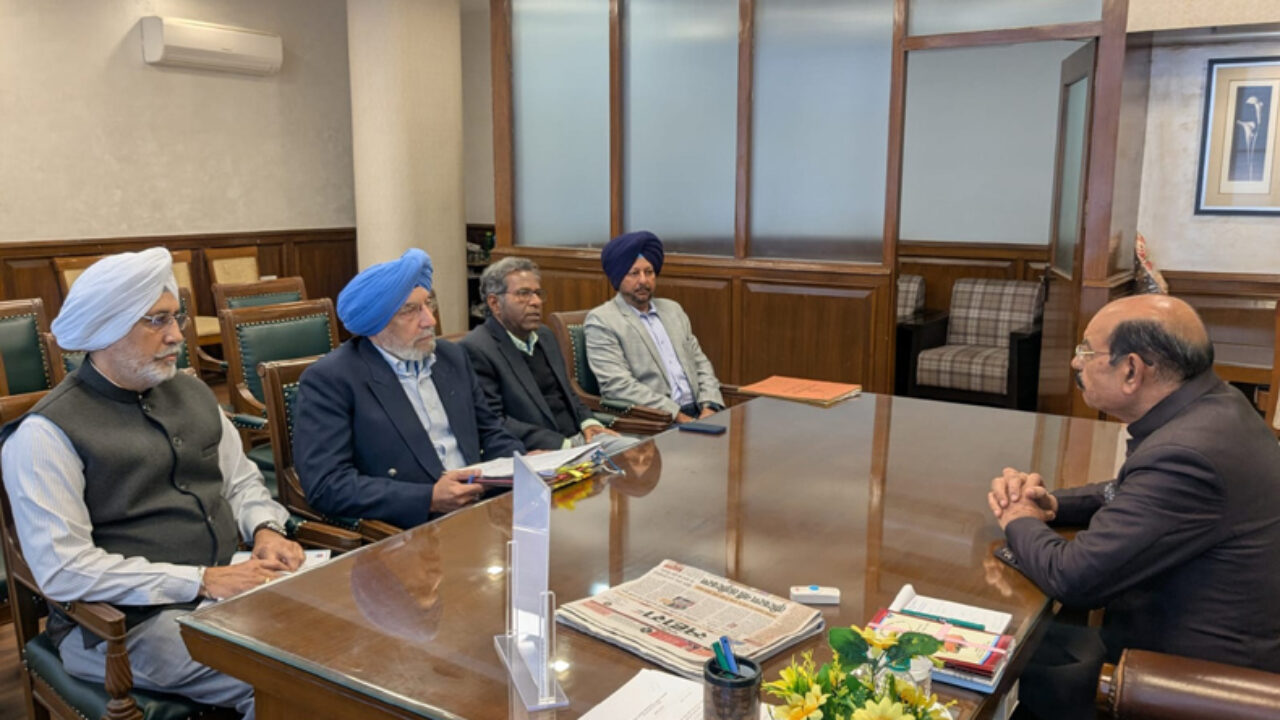 Minister Mohinder Bhagat ने विभागीय गतिविधियों पर समीक्षा बैठक की