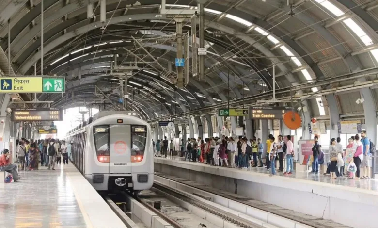 Delhi Metro में सफर करने वाले यात्री ध्यान दें, इस लाइन पर ट्रेन सेवाओं में देरी होगी, DMRC ने ताजा अपडेट दिया है