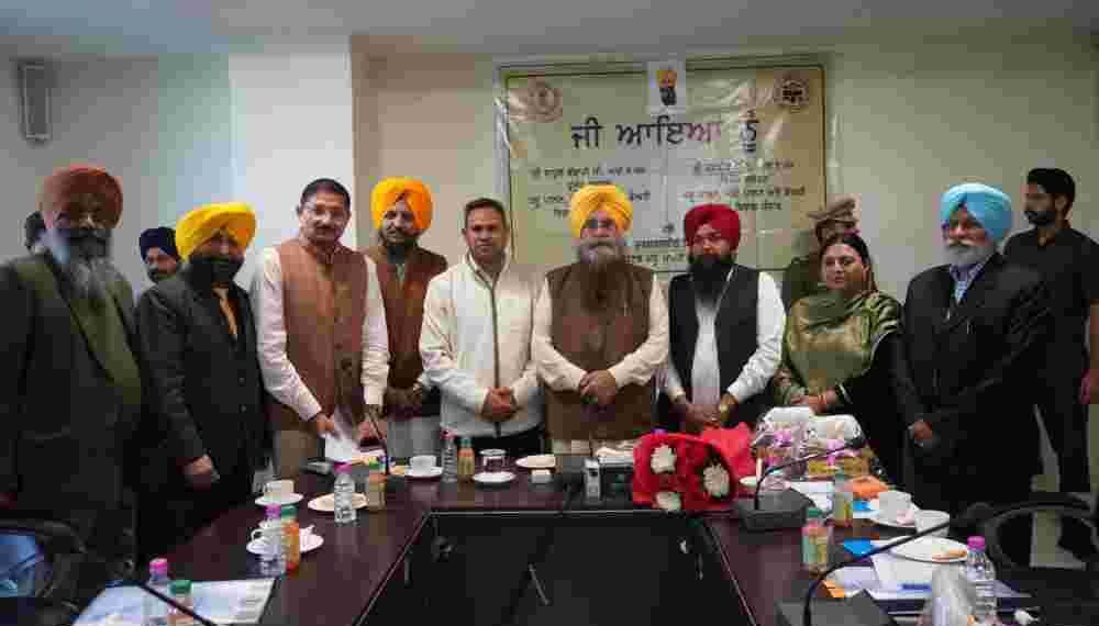 Gurmeet Singh Khudian: पंजाब में सभी कुत्ता पालने वालों और पालतू पशुओं की दुकानों का पंजीकरण किया जाएगा ताकि पशुओं के साथ मानवीय व्यवहार सुनिश्चित किया जा सके