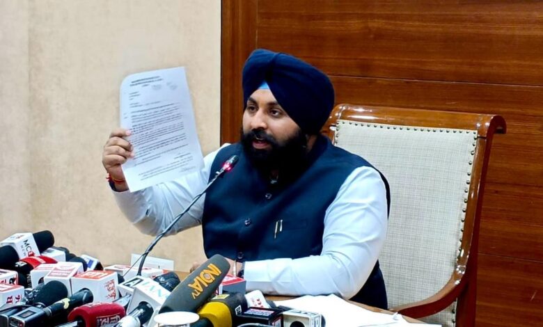 Harjot Singh Bains: पंजाब सरकार की व्यापक आलोचना के बाद सीबीएसई ने स्पष्टीकरण जारी किया