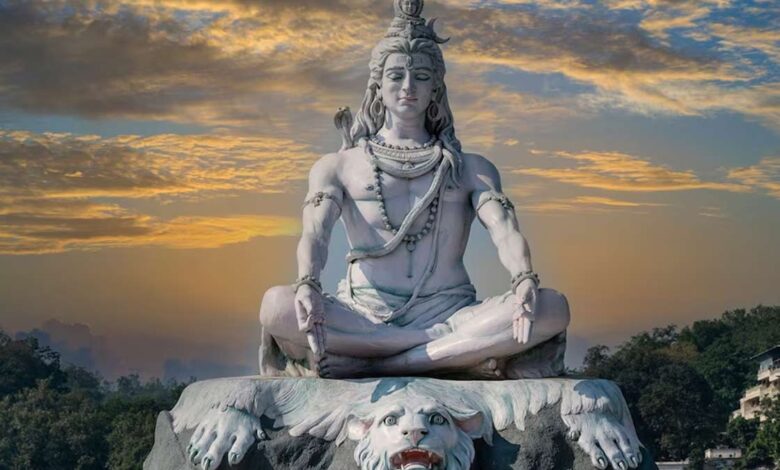 Mahashivratri 2025: शिवलिंग को पहली बार किसने पूजा था? इसका सीधा सम्बन्ध महाशिवरात्रि से है