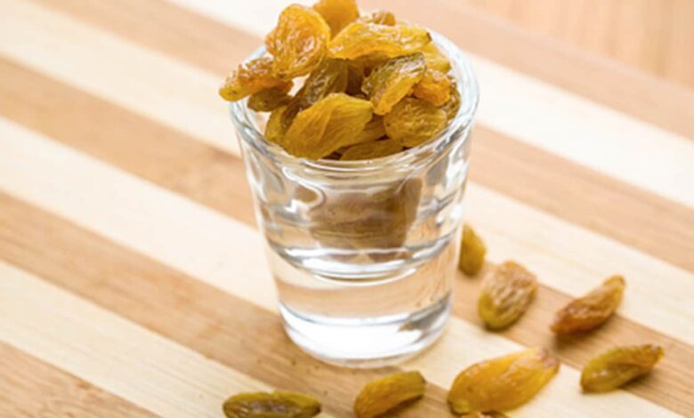 Raisin Water Health Benefits: किशमिश का पानी एक स्वास्थ्य लाभ है, लेकिन इसे खाने का सही तरीका जानें