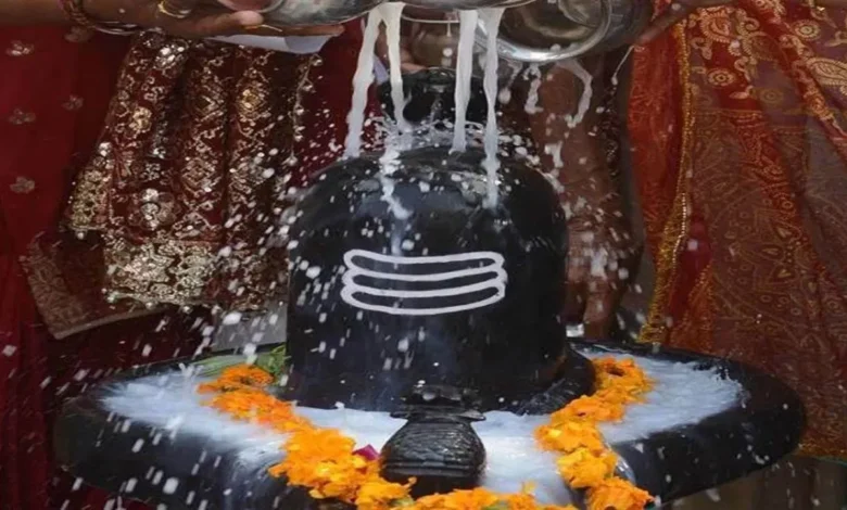 Mahashivratri: महाशिवरात्रि पर रुद्राभिषेक करना क्यों आवश्यक है? जानें इसके दस बड़े फायदे