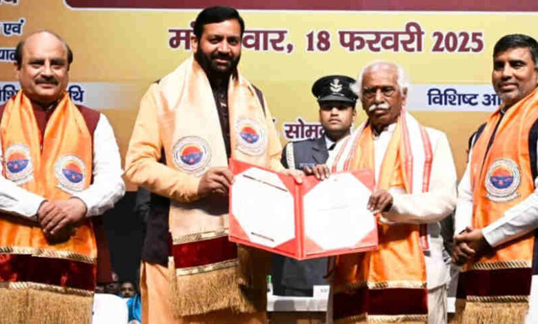 CM Nayab Saini डॉक्टर ऑफ लिटरेचर की मानद उपाधि से अलंकृत, क्यों मिला ये सम्मान जानिए 1 CM Nayab Saini डॉक्टर ऑफ लिटरेचर की मानद उपाधि से अलंकृत, क्यों मिला ये सम्मान जानिए