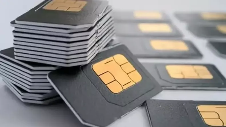 SIM Card Rules: SIM से जुड़े कई नियम बदल गए हैं; गलत तरीके से SIM लेने पर 3 साल की जेल और 2 लाख रुपये का जुर्माना लगाया जाएगा 12 SIM Card Rules: SIM से जुड़े कई नियम बदल गए हैं; गलत तरीके से SIM लेने पर 3 साल की जेल और 2 लाख रुपये का जुर्माना लगाया जाएगा