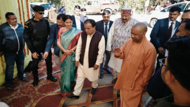 UP News: मुख्यमंत्री योगी आदित्यनाथ, भतीजी की शादी में शामिल हुए , आज जायेंगे अपने स्कूल