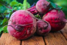 Beetroot Health Benefits: चुकंदर गर्म होता है या ठंडा? क्या आप जानते हैं कि इसे खाने का सही तरीका क्या है?