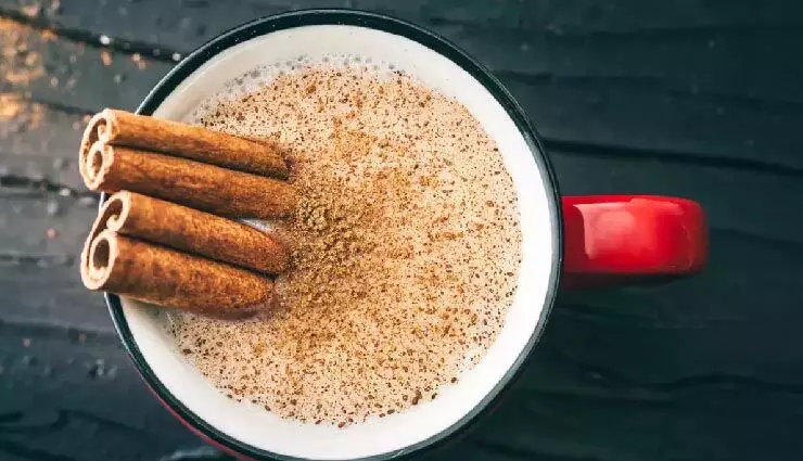 Cinnamon Milk Benefits: दालचीनी दूध सेहत के लिए फायदेमंद है, जानें रात में क्यों पीना चाहिए