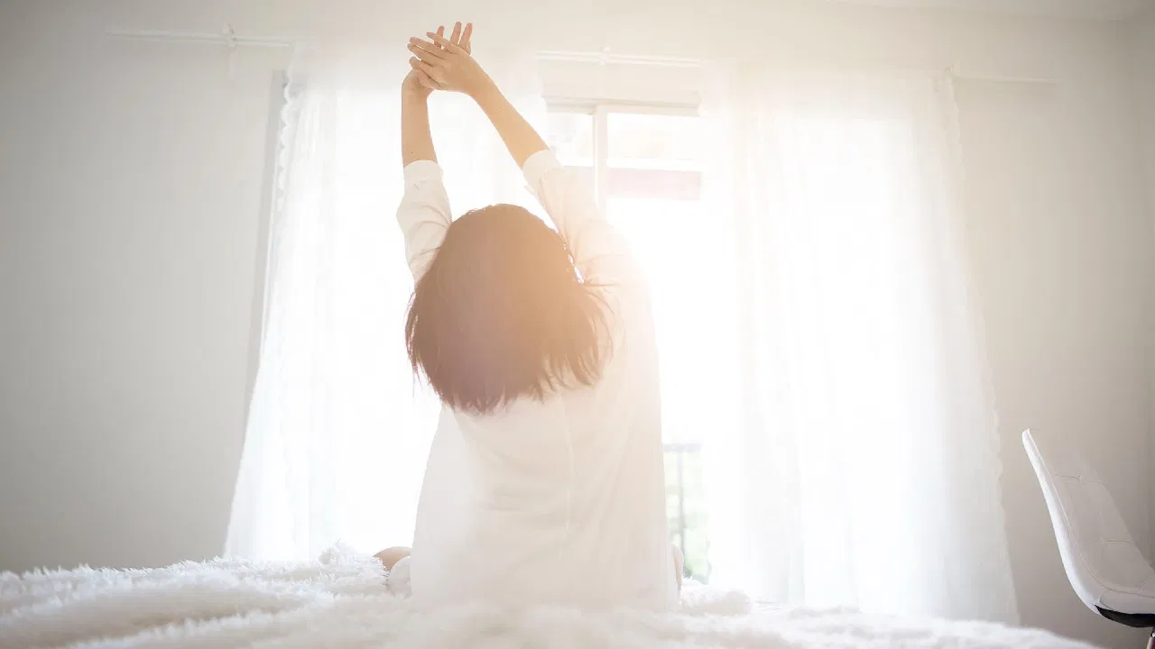 Vastu Tips: दुर्भाग्य लाता है सुबह उठकर इन चीजों को देखना, काम भी बिगड़ जाता है