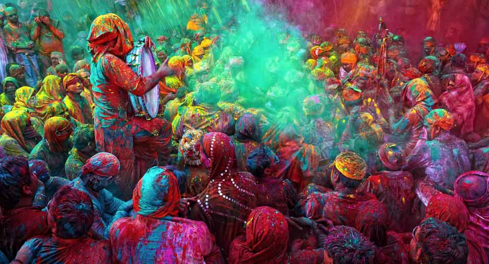 Holi 2025: होली क्यों मनाई जाती है? इससे जुड़ी रोचक पौराणिक कहानियां पढ़ें