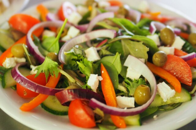 Salad For Weight Loss: वजन कम करने के लिए नाश्ते में ये एक चीज खाएं