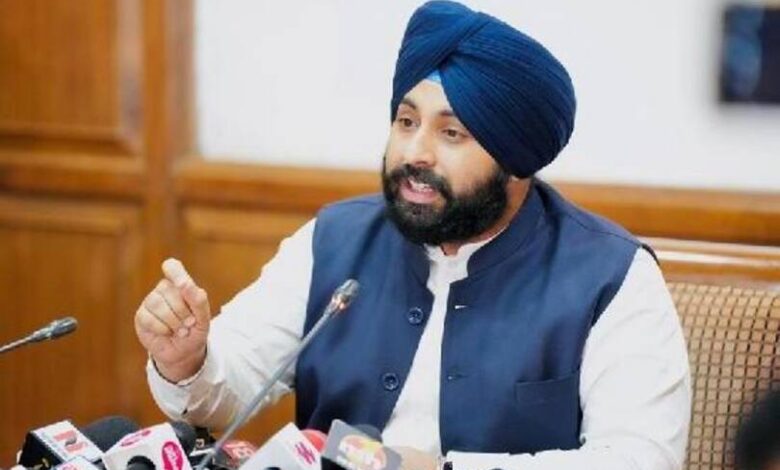 Harjot Singh Bains: ₹15 करोड़ स्कूल पुस्तकालयों के लिए पुस्तक खरीदने के लिए जारी किए गए 1 Harjot Singh Bains: ₹15 करोड़ स्कूल पुस्तकालयों के लिए पुस्तक खरीदने के लिए जारी किए गए
