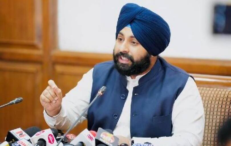 Harjot Singh Bains: ₹15 करोड़ स्कूल पुस्तकालयों के लिए पुस्तक खरीदने के लिए जारी किए गए 12 Harjot Singh Bains: ₹15 करोड़ स्कूल पुस्तकालयों के लिए पुस्तक खरीदने के लिए जारी किए गए