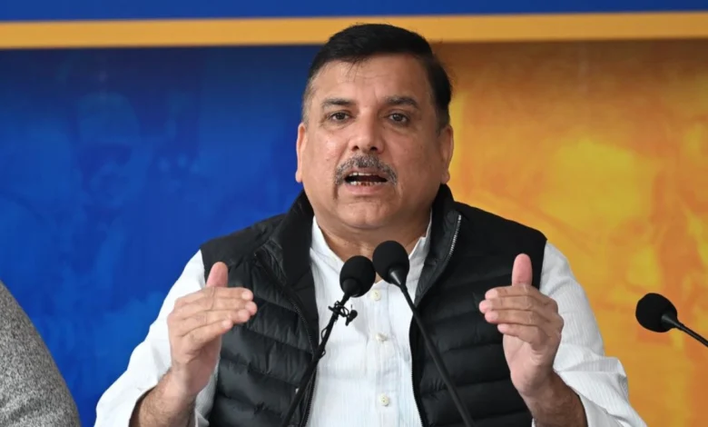 Sanjay Singh ने कहा नवरात्र में शराब की दुकानें क्यों खुली रहेंगी? इन्हें भी बंद कराओ
