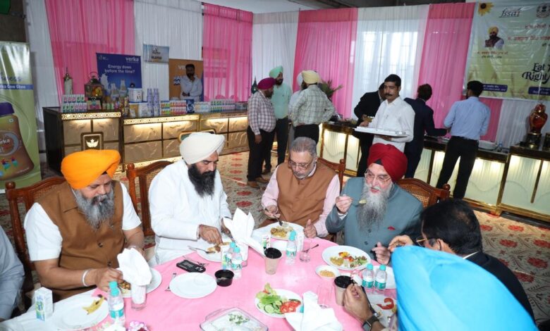 Dr. Balbir Singh: सुरक्षित और स्वस्थ आहार संबंधी आदतों को बढ़ावा देने के लिए पंजाब विधानसभा में “ईट राइट” मेले का आयोजन किया गया 1 Dr. Balbir Singh: सुरक्षित और स्वस्थ आहार संबंधी आदतों को बढ़ावा देने के लिए पंजाब विधानसभा में “ईट राइट” मेले का आयोजन किया गया
