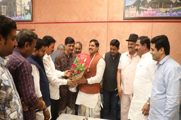 CM Mohan Yadav को जनप्रतिनिधियों ने इन्दौर में दी जन्मदिन की शुभकामनाएं 1 CM Mohan Yadav को जनप्रतिनिधियों ने इन्दौर में दी जन्मदिन की शुभकामनाएं