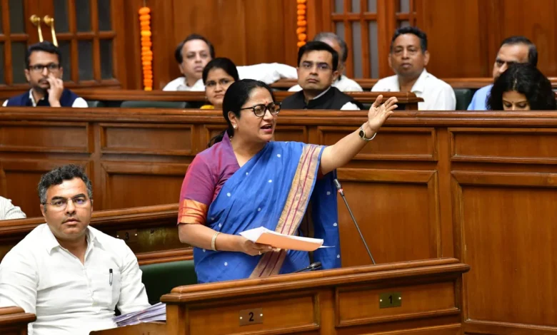 बजट पर CM Rekha Gupta का AAP को जवाब, बहुत खफा है मेरा लेहजा बदलने से...