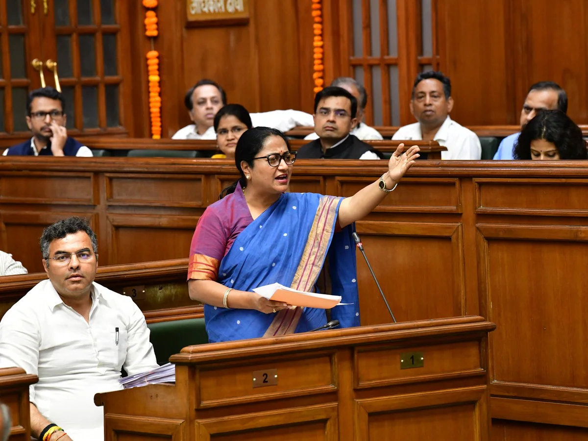 बजट पर CM Rekha Gupta का AAP को जवाब, बहुत खफा है मेरा लेहजा बदलने से...