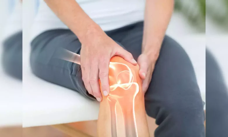 Leg Joints Pain Remedies: पैरों में लगातार दर्द हल्का या घात, संकेत देखते ही सतर्क हो जाएं, बाबा रामदेव से हड्डियों की मजबूती का उपचार जानें