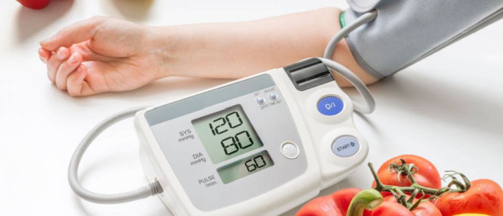 High BP Symptoms: शरीर का ब्लड प्रेशर इन कारणों से बढ़ता है, जानें उच्च BP को नियंत्रित करने के लिए क्या करना चाहिए?