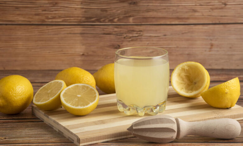 Lemon Water Benefits: जब आप जब ऐसे इस डिटॉक्स जल का इस्तेमाल करेंगे यूरिक एसिड के छोटे छोटे क्रिस्टल फ़िल्टर हो जाएंगे