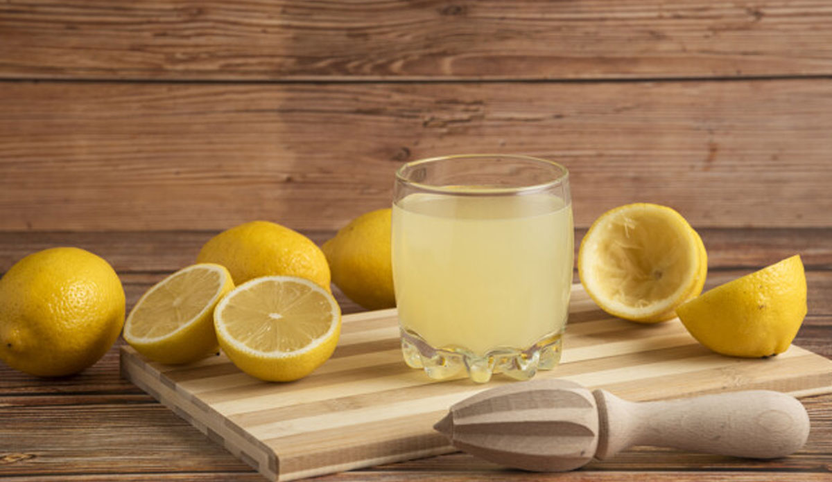 Lemon Water Benefits: जब आप जब ऐसे इस डिटॉक्स जल का इस्तेमाल करेंगे यूरिक एसिड के छोटे छोटे क्रिस्टल फ़िल्टर हो जाएंगे