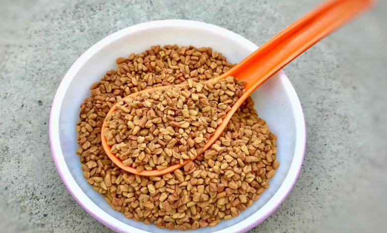 Fenugreek Seeds: इस तरह से हर सुबह खाली पेट मेथी दाना खाने से आप फौलादी बन जाएंगे 1 Fenugreek Seeds: इस तरह से हर सुबह खाली पेट मेथी दाना खाने से आप फौलादी बन जाएंगे