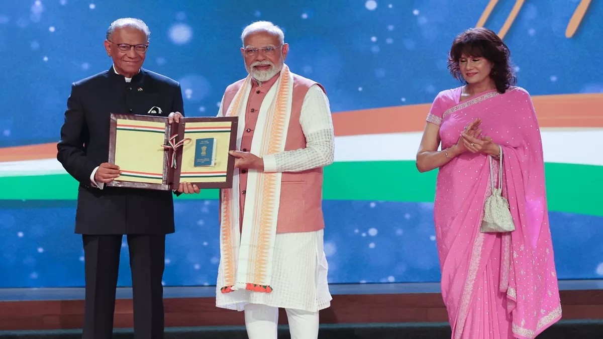 भारत का सम्मान करते हुए मॉरीशस ने PM Narendra Modi को देश का सर्वोच्च नागरिक सम्मान भी दिया 12 भारत का सम्मान करते हुए मॉरीशस ने PM Narendra Modi को देश का सर्वोच्च नागरिक सम्मान भी दिया