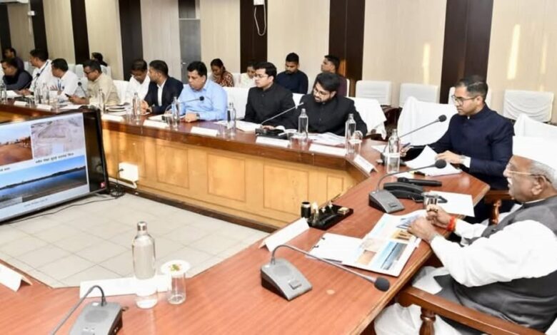 Governor Haribhau Bagade ने ली भरतपुर जिला स्तरीय अधिकारियों की बैठक