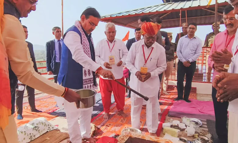 CM Bhajanlal Sharma का डूंगरपुर दौरा- मंदिरों से भारत की आध्‍यात्मिक कीर्ति दुनियाभर में फैली आस्‍था धामों का कायाकल्‍प कर रही राज्य सरकार