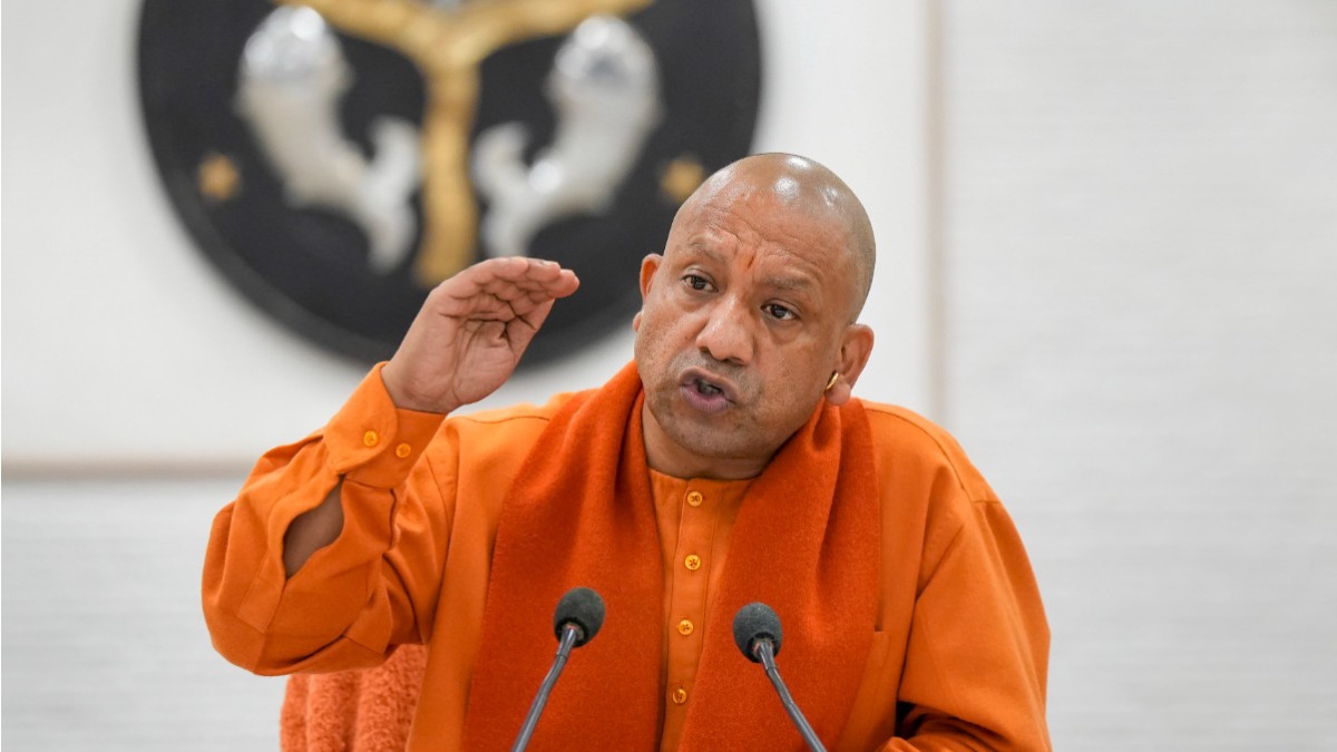 यूपी के CM Yogi Adityanath ऐक्शन में, अस्पतालों और पैथालॉजी पर बड़ी कार्रवाई की तैयारी की जा रही है