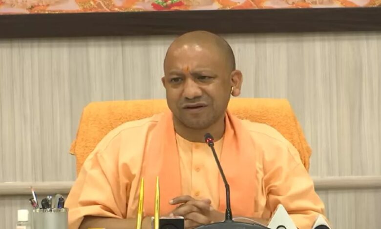 CM Yogi Adityanath ने संभल की खुदाई पर कहा, "जितने भी होंगे, सबको खोदकर निकाल लेंगे" 1 CM Yogi Adityanath ने संभल की खुदाई पर कहा, "जितने भी होंगे, सबको खोदकर निकाल लेंगे"