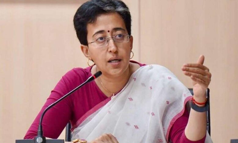 Atishi ने बिजली के बाद अब शिक्षा के मुद्दे पर दिल्ली सरकार को घेरते हुए कहा, 'मिडिल क्लास के लिए तबाही...'