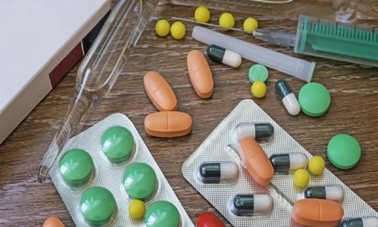 Antibiotic Side Effects: बात-बात पर एंटीबायोटिक दवाओं का सेवन करने वाले लोगों को सतर्क रहना चाहिए! बड़ा नुकसान पेट में हो सकता है