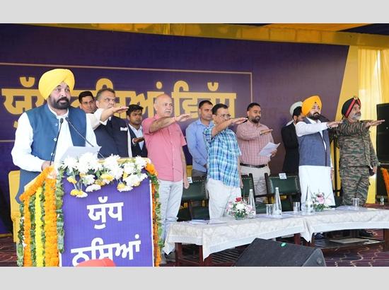 Arvind Kejriwal ने युवाओं से कहा, पंजाब में जब तक एक औंस भी नशा मौजूद न हो, तब तक चैन से न बैठें